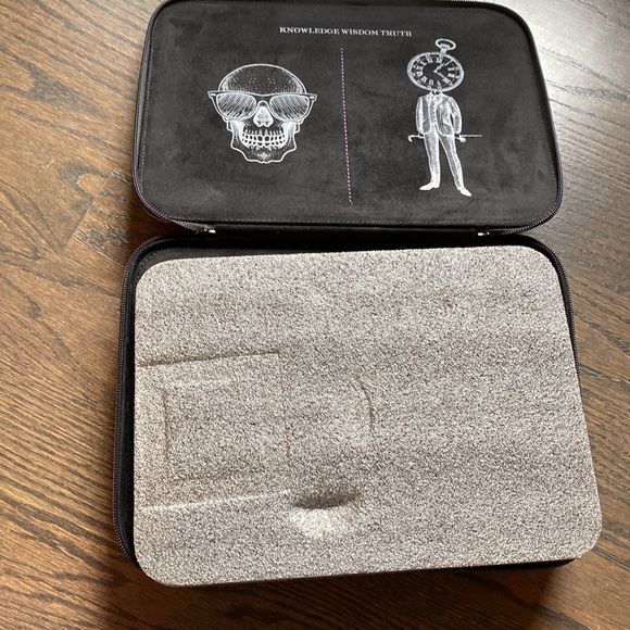 Robert Graham watch/glasses travel case, storage case.  Brand new never used. - Picture 2 of 5